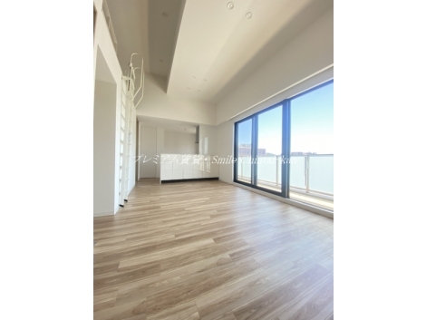 THE RESIDENCE 文化庁前