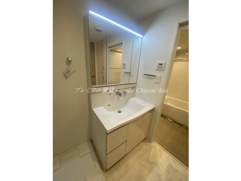 THE RESIDENCE 文化庁前